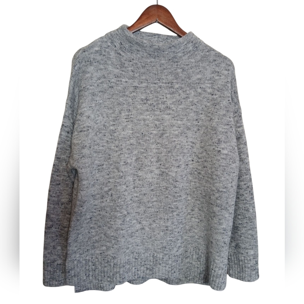 Well Worn brand sweater Mock Neck Yarn Grey Size Large